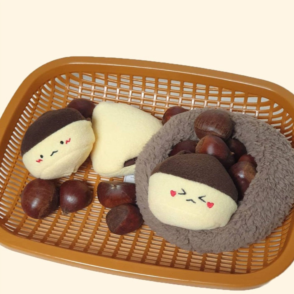 Little Chestnut Family Sniff Toy Set