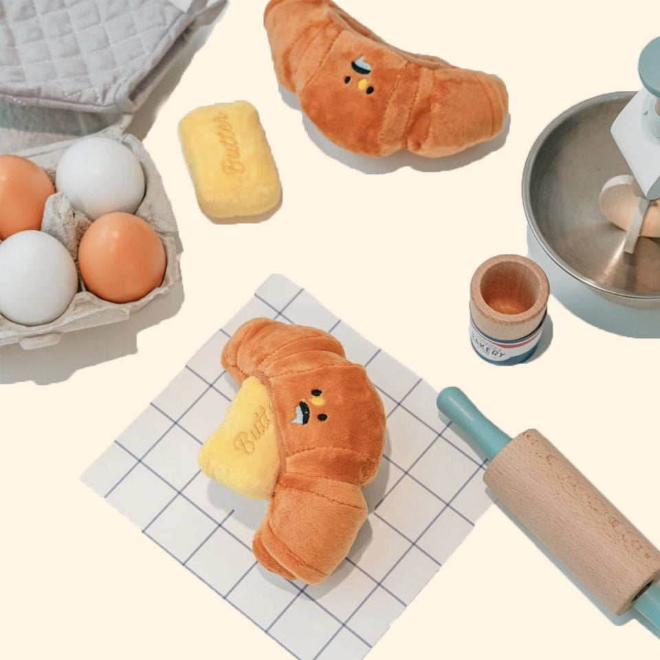 Butter Croissant Plush Dog Toy – Petto Petto